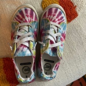 Wonder Nation girls slip on shoes